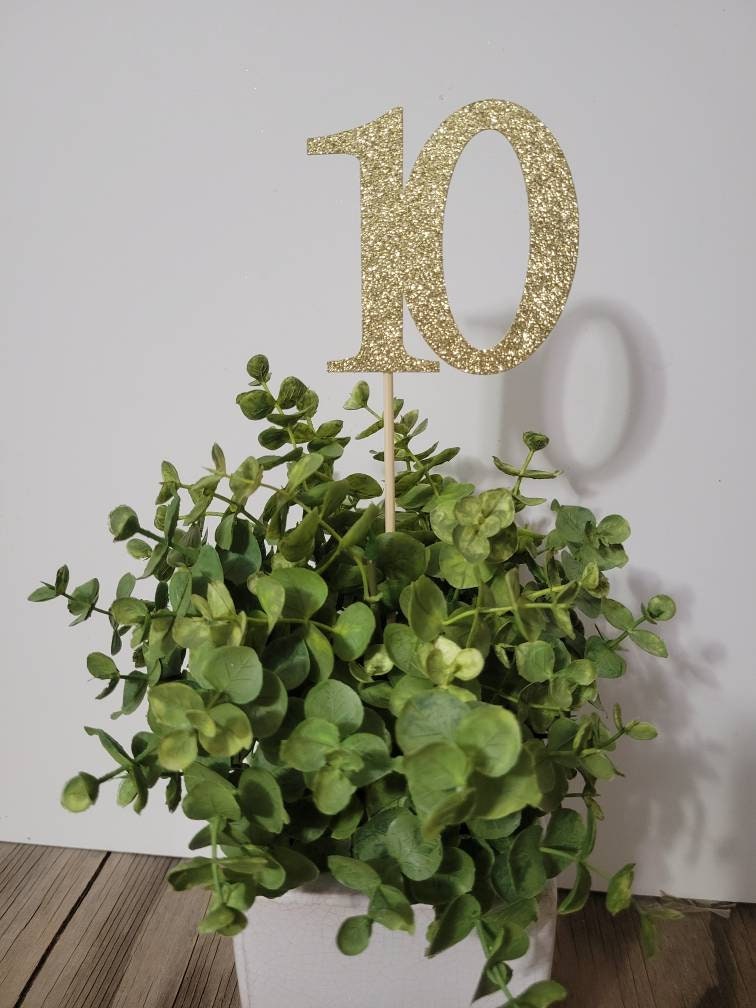 10th Birthday Centerpiece Picks